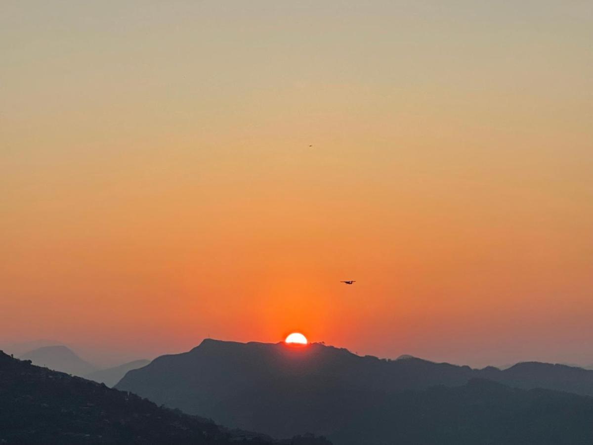 Green Hills Yoga Retreat Pokhara Exterior foto